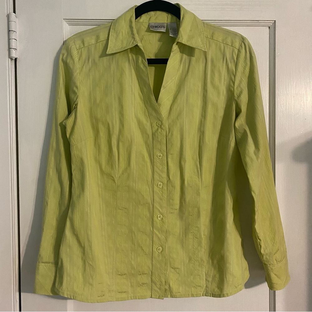 Chico’s Light Green Fitted Button Down V- Neck Collar Blouse-Chico’s 0 is S/4